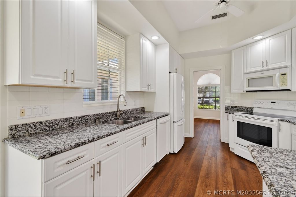 8521 SE Palm Hammock Lane, Hobe Sound, FL 33455 Photo