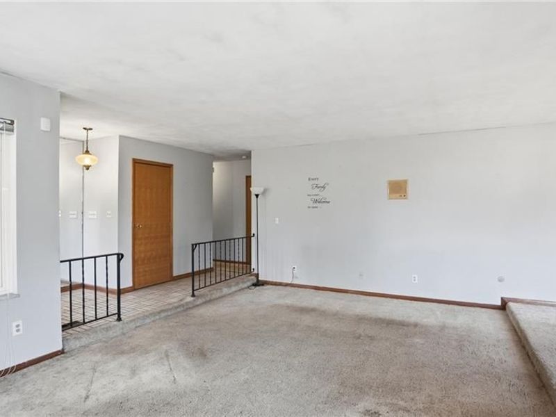 6030 Cobbleskill Court, Centerville, OH 45459 Photo 8