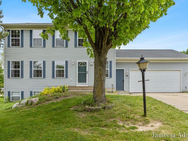 5204 Discovery Drive SE, Grand Rapids, MI 49508