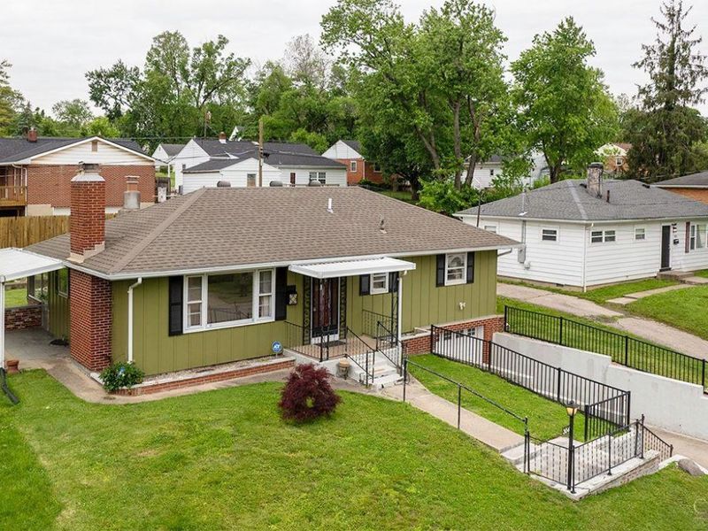 304 Fulton Lane, Middletown, OH 45044 Photo 2