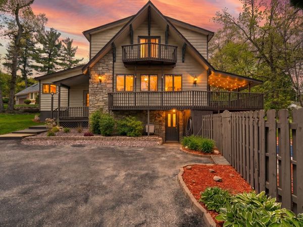 7411 Iddings Court, Merrillville, IN 46410