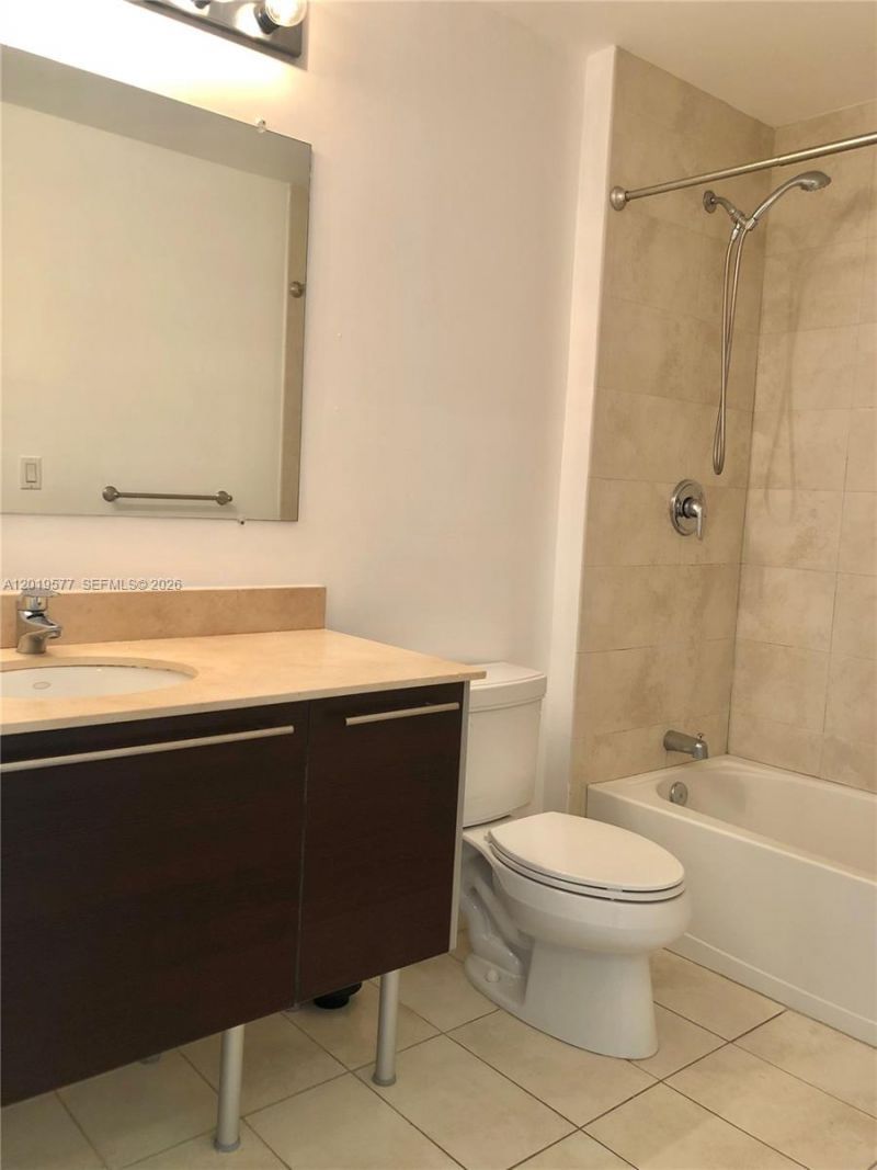 1900 N Bayshore Dr, Unit 4403, Miami, FL 33132 Photo