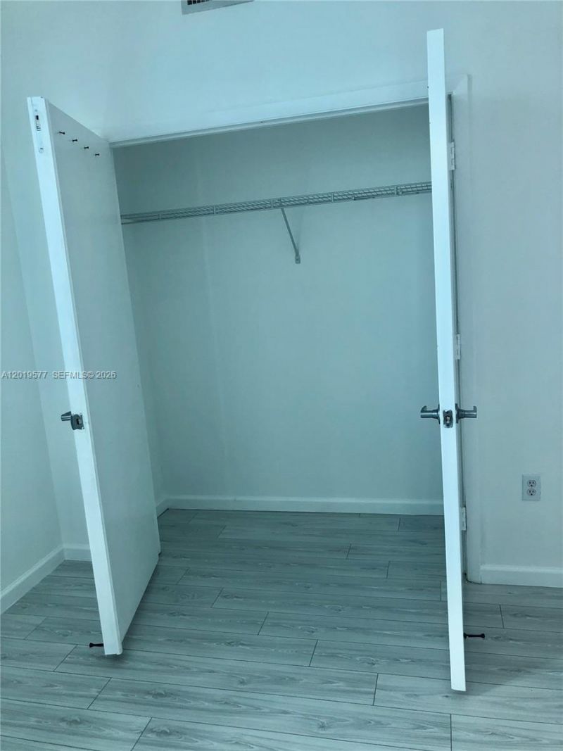 1900 N Bayshore Dr, Unit 4403, Miami, FL 33132 Photo