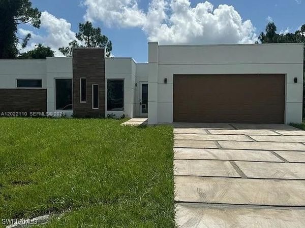 55 S Colin ave , Lehigh Acres, FL 33976