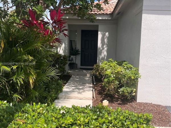 4472 Blossom Ln, Weston, FL 33331
