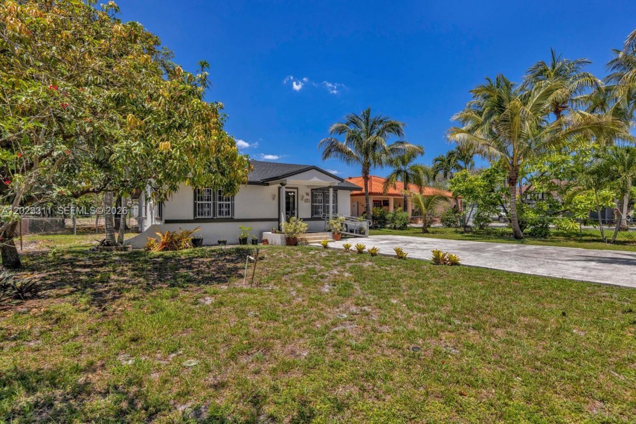 2851 NW 106th St, Miami, FL 33147 Photo