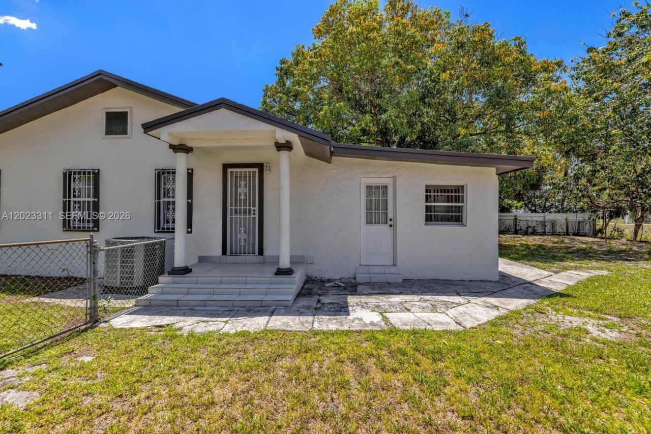 2851 NW 106th St, Miami, FL 33147 Photo
