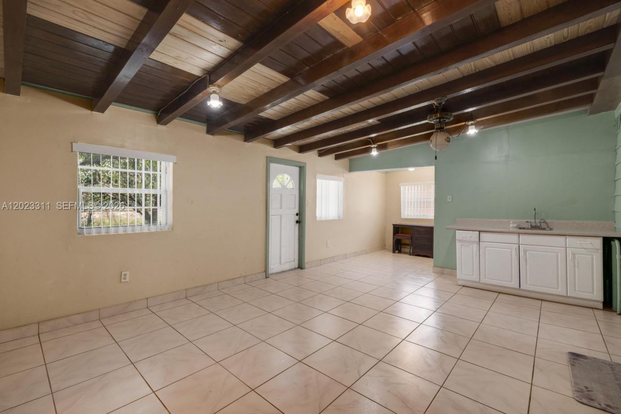 2851 NW 106th St, Miami, FL 33147 Photo