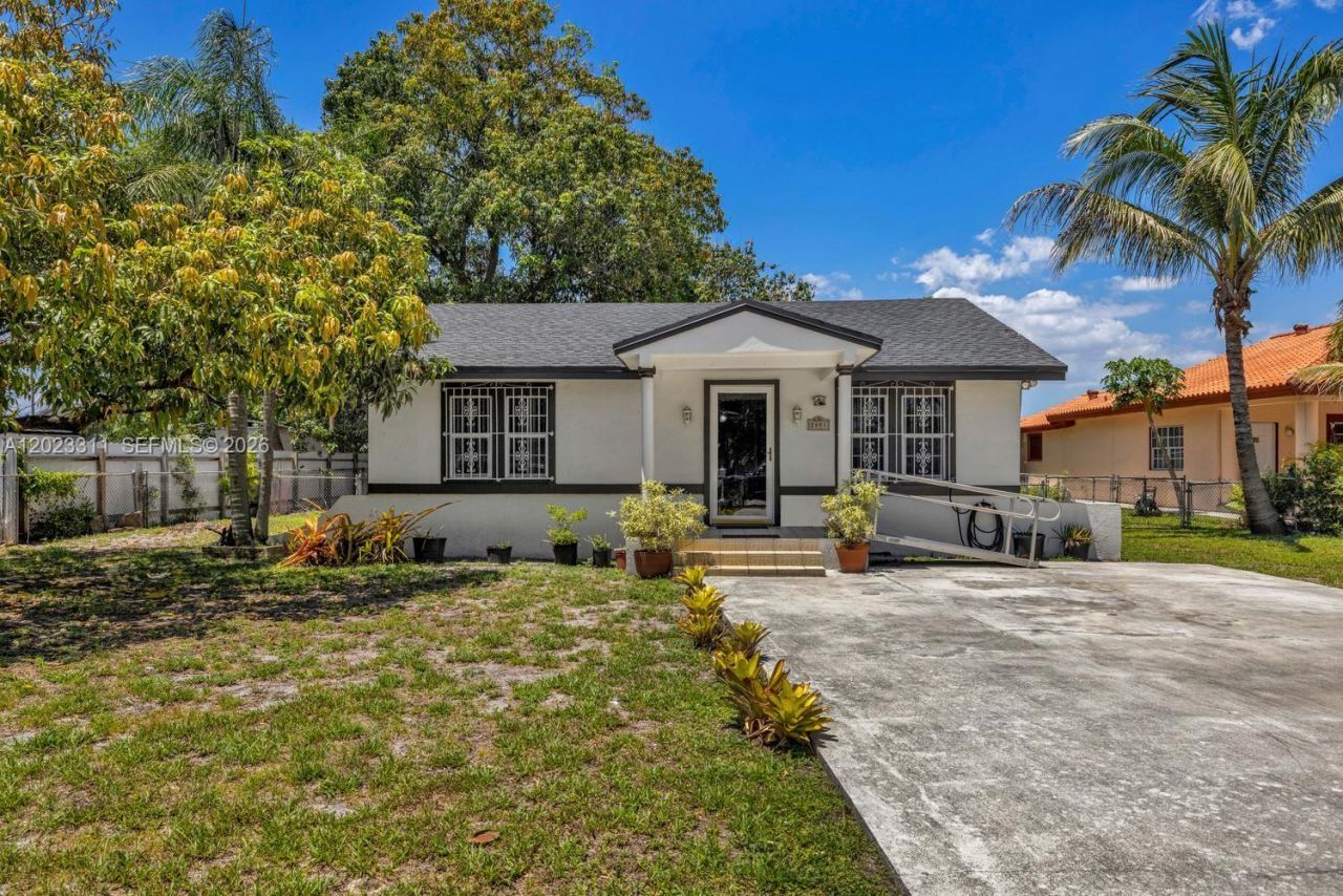 2851 NW 106th St, Miami, FL 33147 Photo