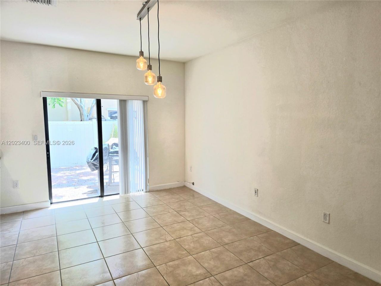 9261 W 33rd Way, Hialeah, FL 33018 Photo