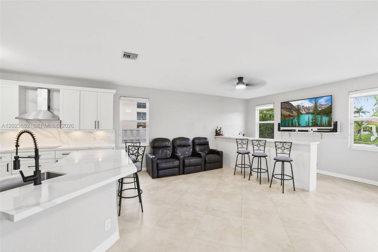 16387 NW 13th St , Pembroke Pines, FL 33028 Photo