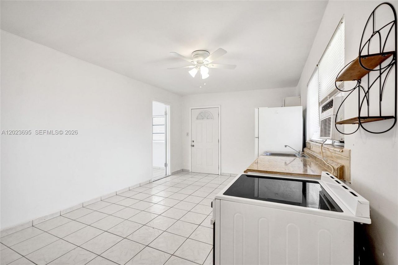 877 W 33rd St , Unit A, Hialeah, FL 33012 Photo