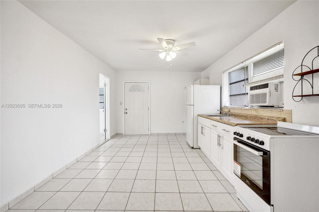 877 W 33rd St , Unit A, Hialeah, FL 33012 Photo