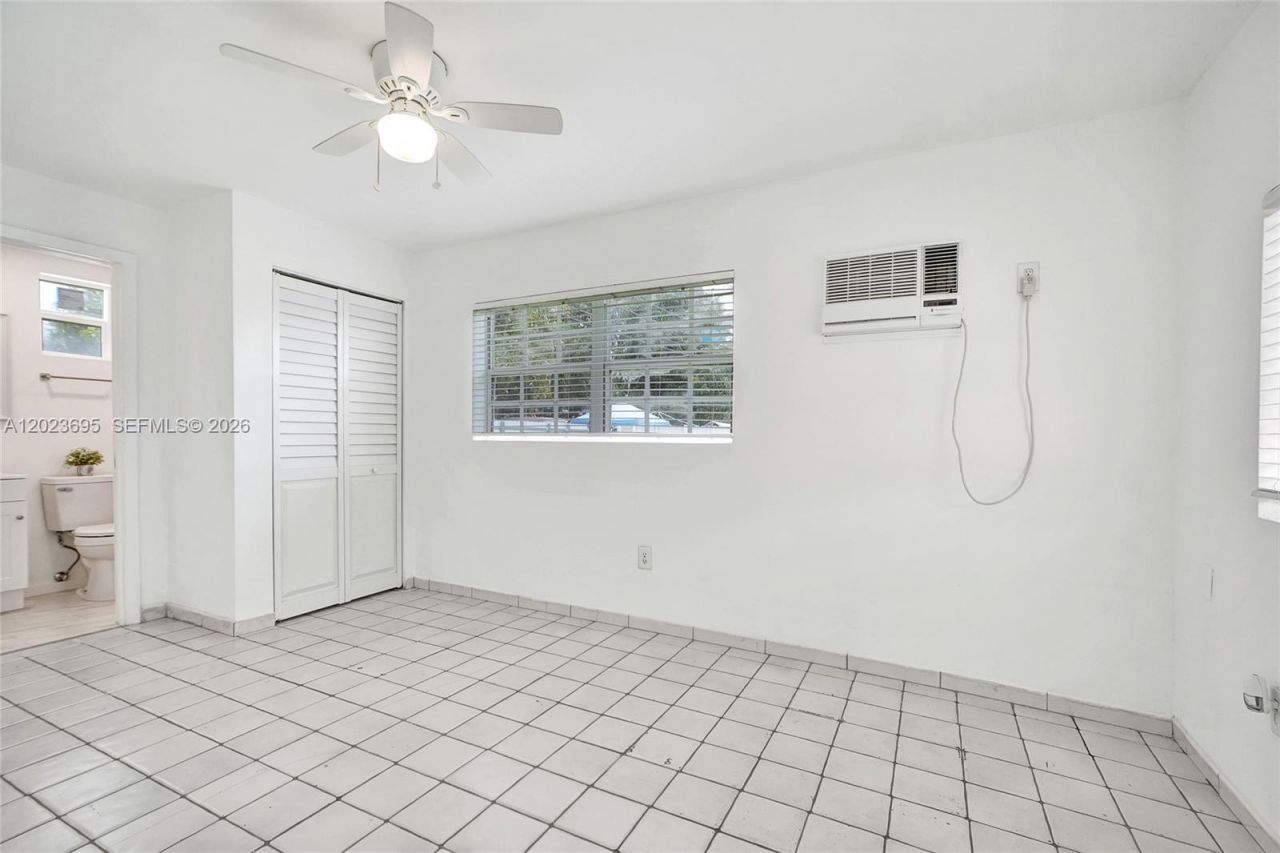 877 W 33rd St , Unit A, Hialeah, FL 33012 Photo