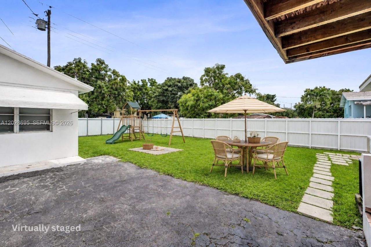 877 W 33rd St , Unit A, Hialeah, FL 33012 Photo