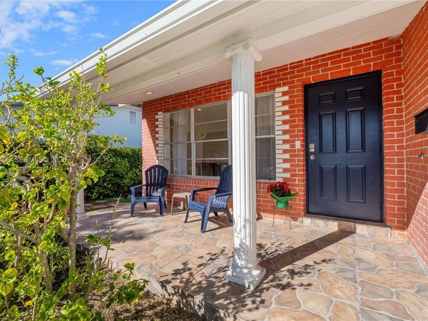 232 SE 6th St , Dania Beach, FL 33004