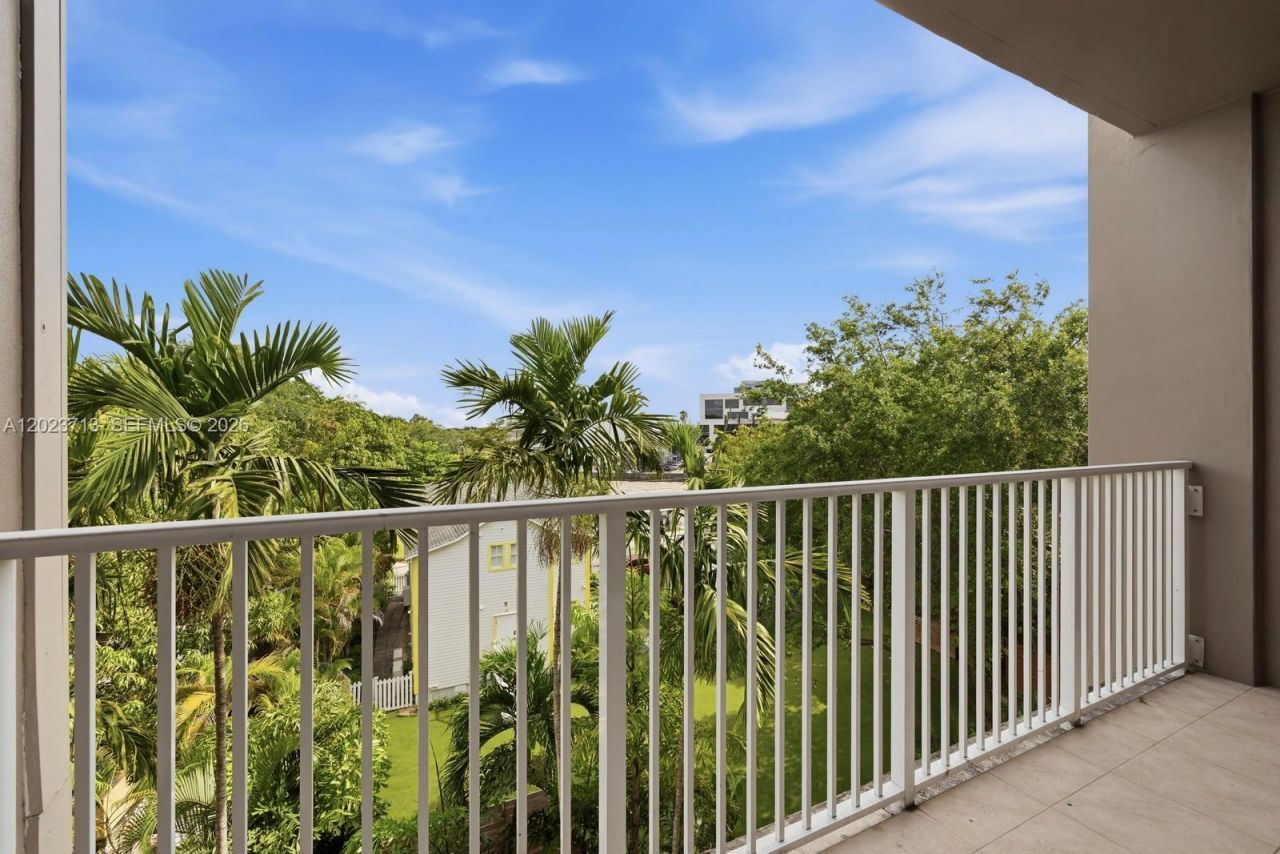 3540 Main Hwy , Unit 404, Miami, FL 33133 Photo