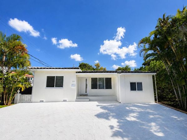 4220 SW 14th St , Miami, FL 33134