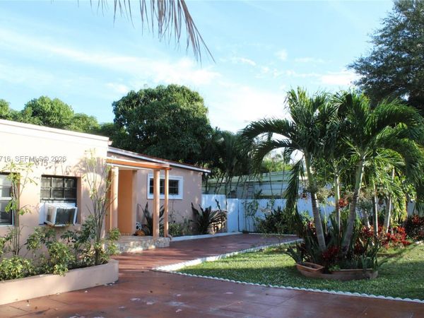 13875 NE 16th Ct , North Miami, FL 33181