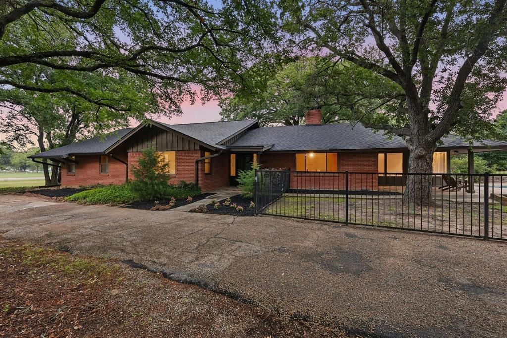 3694 Green Meadow Lane, Flower Mound, TX 75022 Main Photo