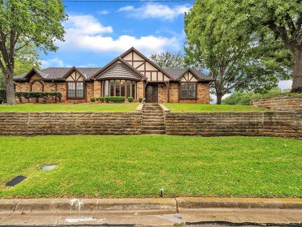 2241 Mountainview Drive, Hurst, TX 76054