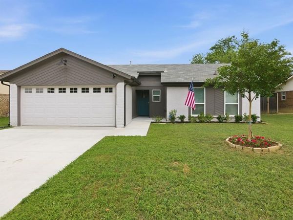 6449 Highview Terrace, Watauga, TX 76148