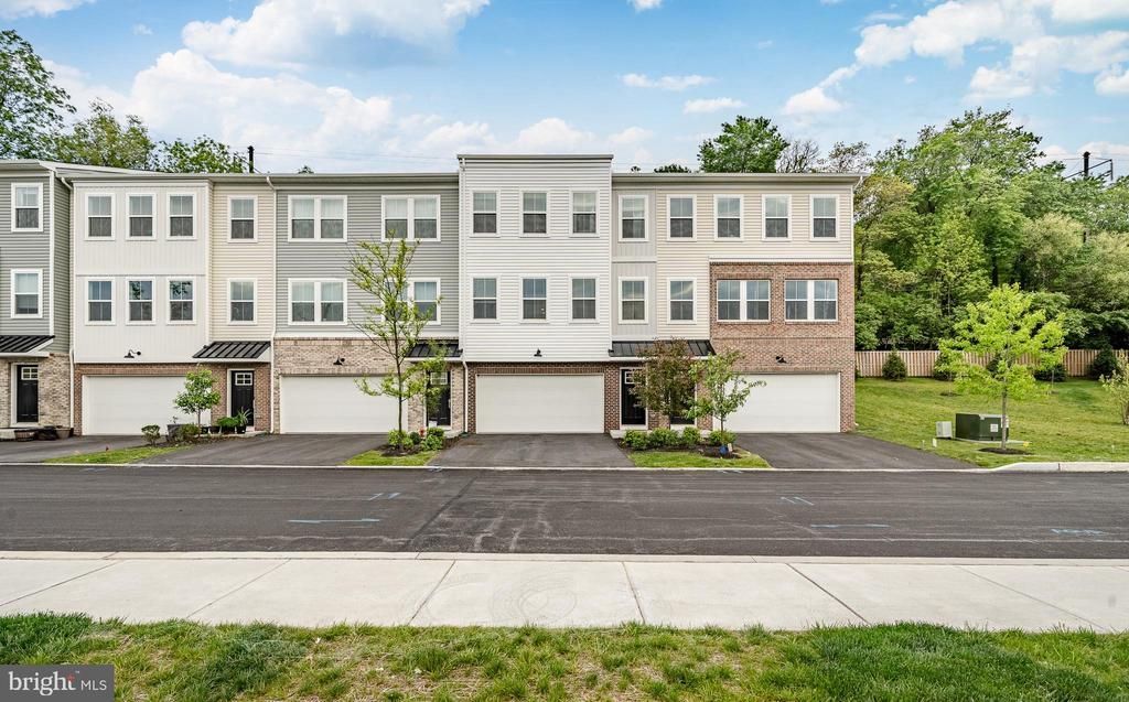 97 Four Leaf Drive , Downingtown, PA 19335 Main Photo