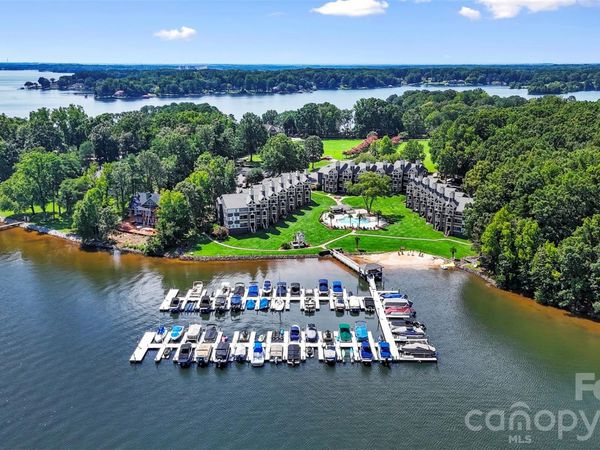 2121 Regatta Lane, Unit 303, Denver, NC 28037