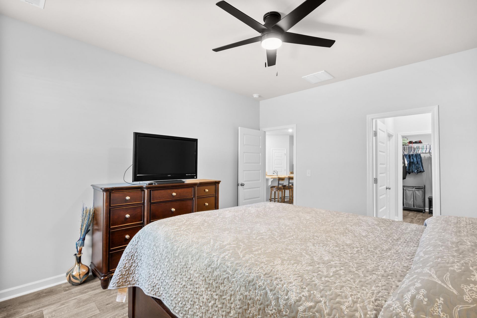 2076 Victory Way Photo 23