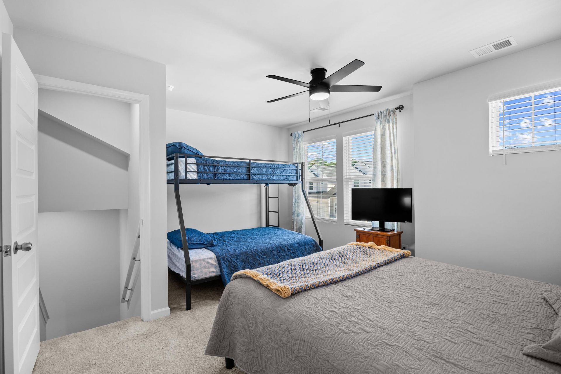 2076 Victory Way Photo 29
