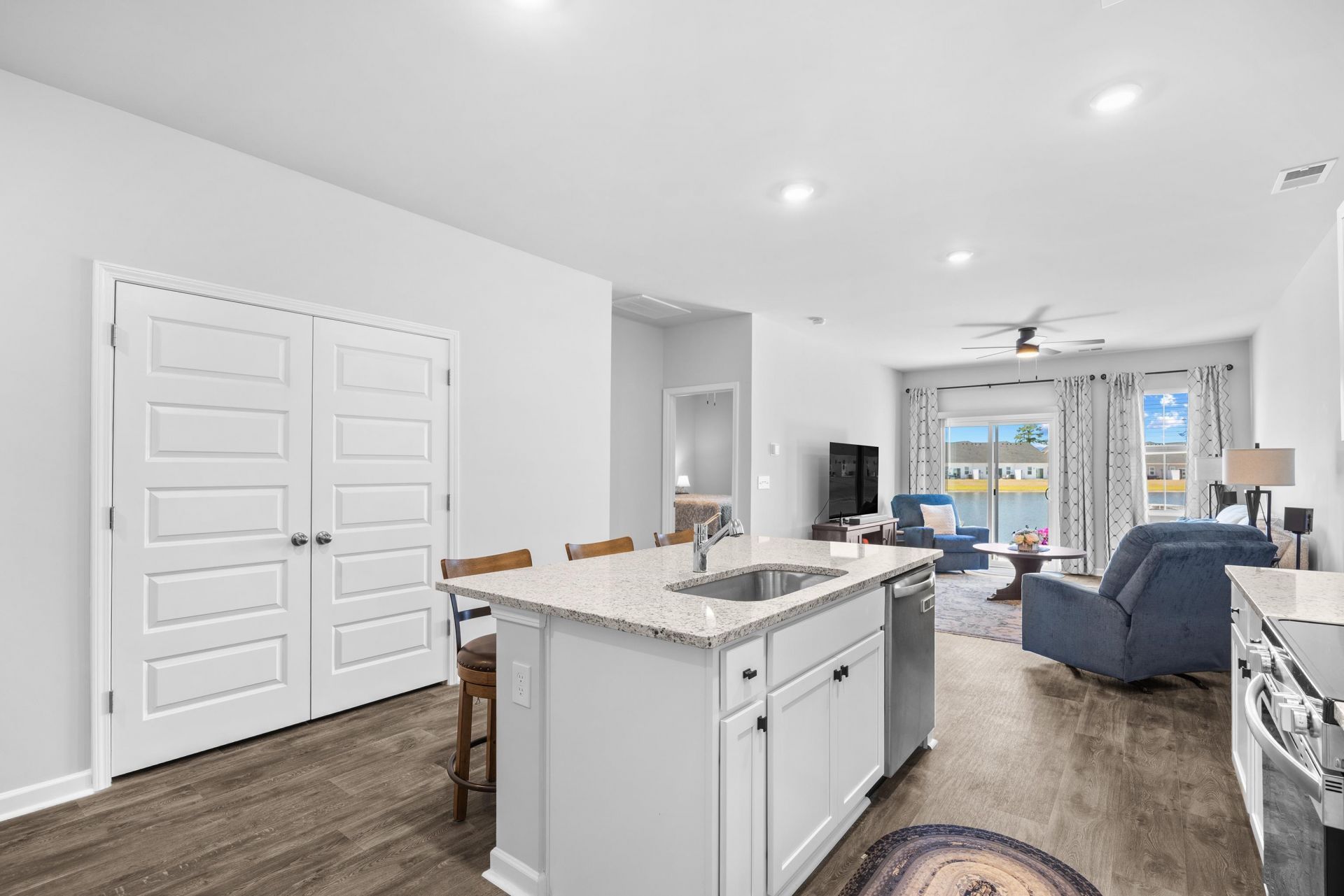 2076 Victory Way Photo 5
