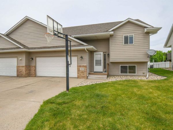 3608 W Hughes Pl, Sioux Falls, SD 57108