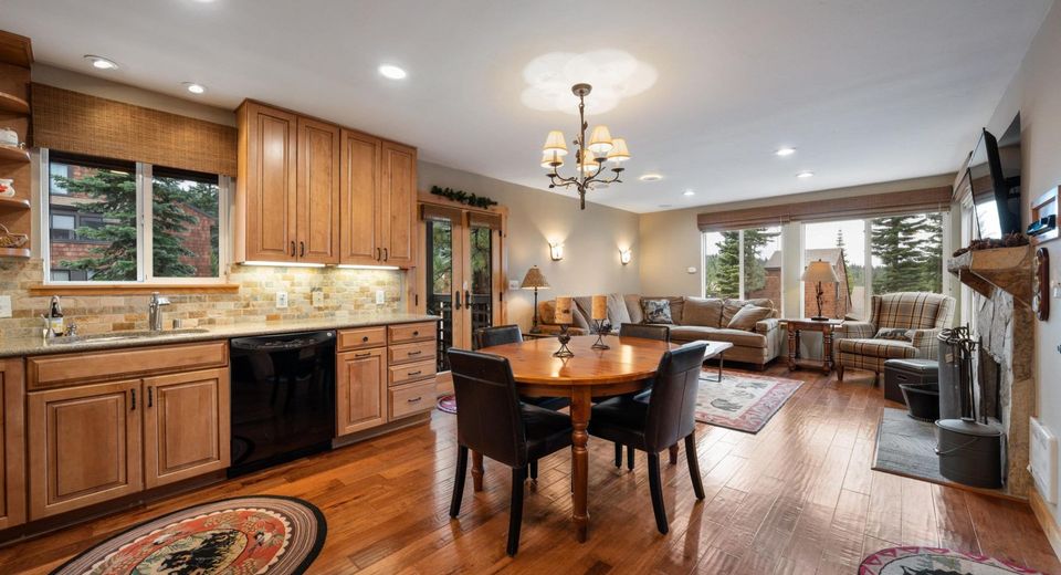 11711 Snowpeak Way, Truckee, CA 96161 Photo