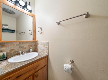 11711 Snowpeak Way, Truckee, CA 96161 Photo