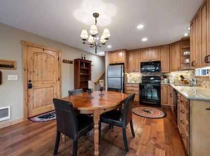 11711 Snowpeak Way, Truckee, CA 96161 Photo