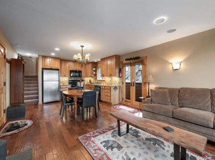 11711 Snowpeak Way, Truckee, CA 96161 Photo