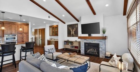 10173 Annies Loop, Truckee, CA 96161 Photo