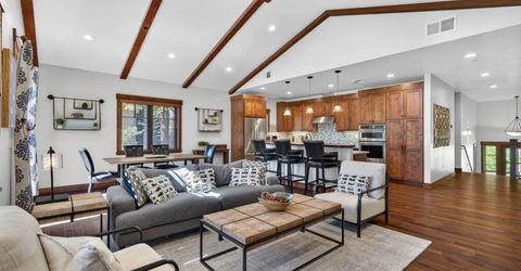 10173 Annies Loop, Truckee, CA 96161 Photo