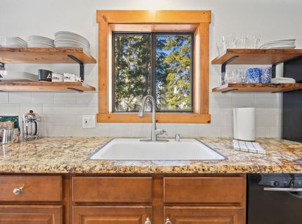 10868 Laurelwood Drive, Truckee, CA 96161 Photo