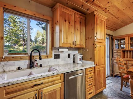 12466 Pinnacle Loop, Truckee, CA 96161 Photo