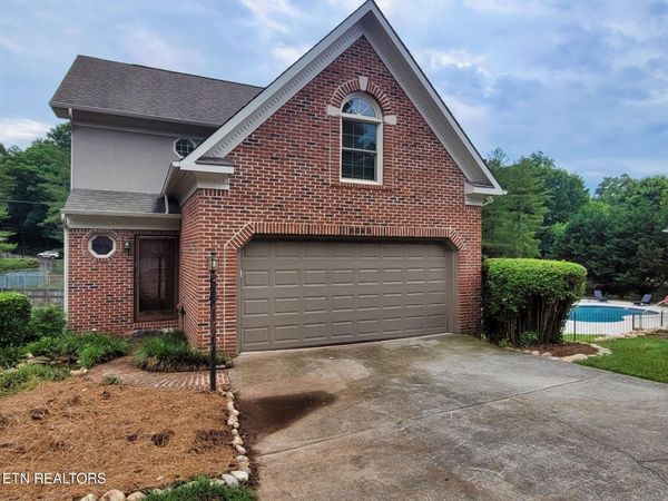 8542 Oxford Drive, Knoxville, TN 37922