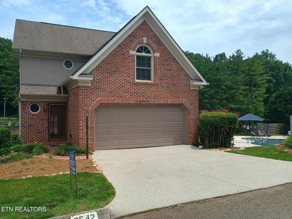 8542 Oxford Drive, Knoxville, TN 37922