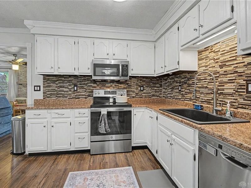 8841 Shadycreek Drive, Washington Township, OH 45458 Photo 13
