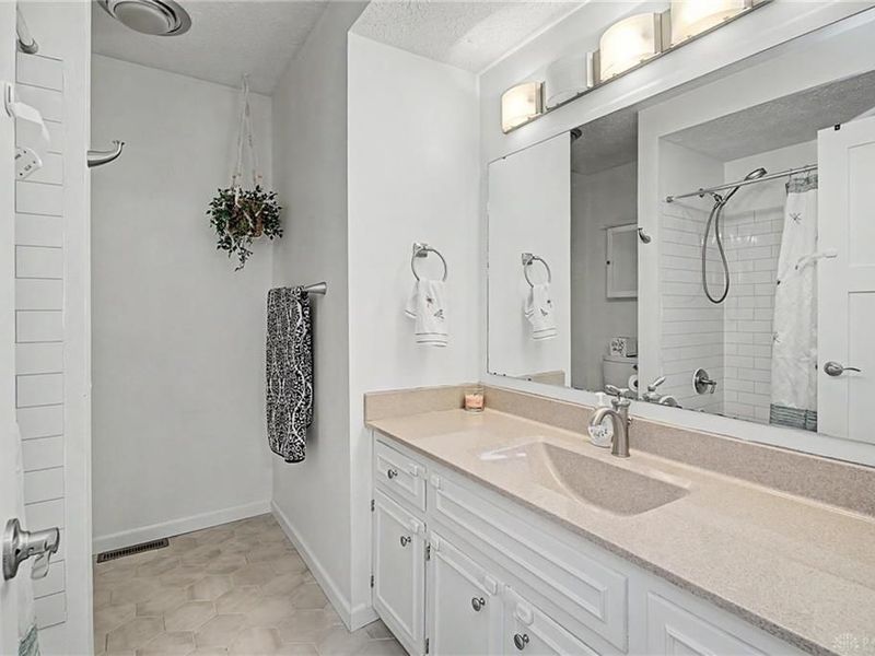 8841 Shadycreek Drive, Washington Township, OH 45458 Photo 18
