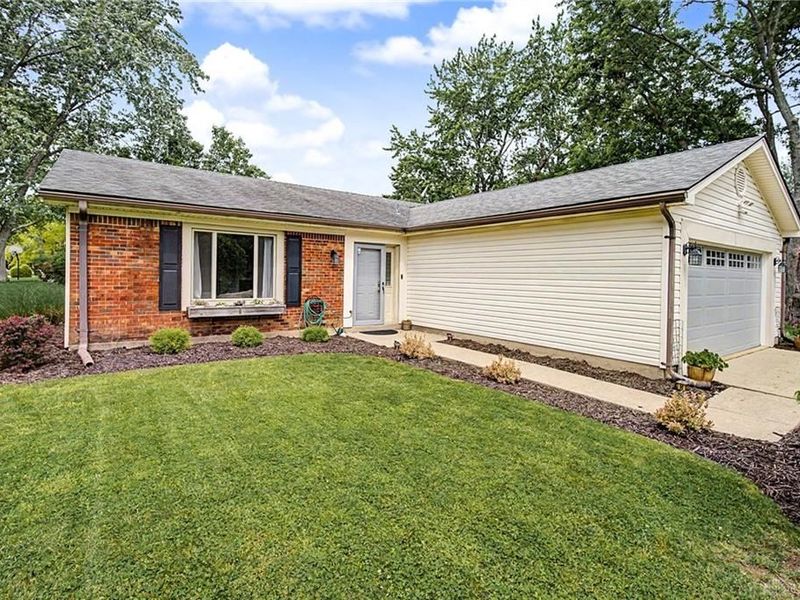 8841 Shadycreek Drive, Washington Township, OH 45458 Photo 3