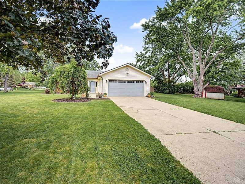 8841 Shadycreek Drive, Washington Township, OH 45458 Photo 3