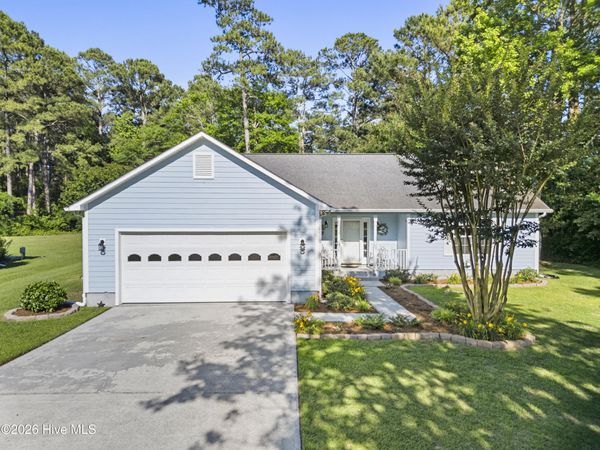 208 Mulligan Drive, Swansboro, NC 28584