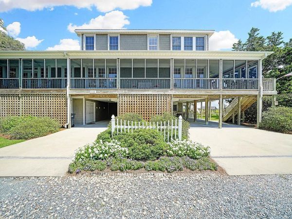 115 SW Yacht Drive, Oak Island, NC 28465