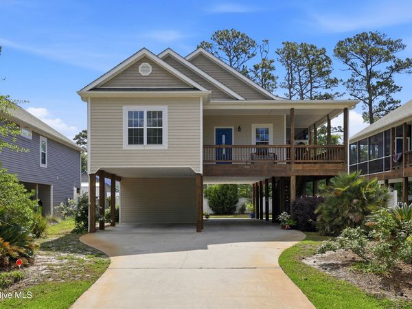 332 NE 52nd Street, Oak Island, NC 28465