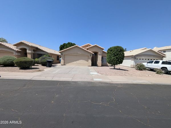 1094 W HEATHER Avenue, Gilbert, AZ 85233